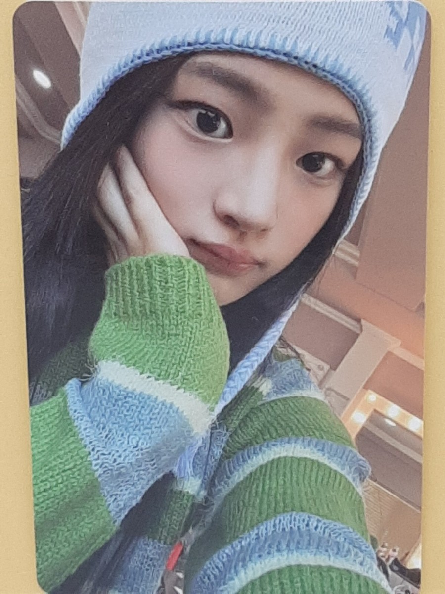 New Jeans MinJi [1st Single 'OMG' Message Card Ver] Official