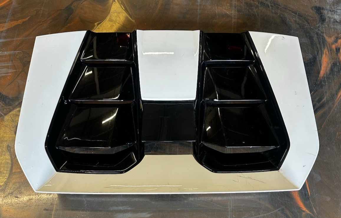 Lamborghini Huracan Spyder Rear Engine Trunk Lid Deck Part No. 4T7827029  OEM