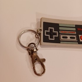 Nintendo NES Controller Keychain Keyring 2018 TM Pyramid America