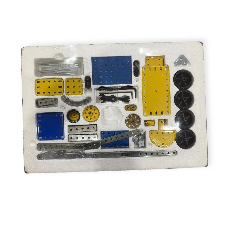 Meccano Erector Set #4 Construction Set 51 Models Metal Pieces set 030404 - Image 3 of 4