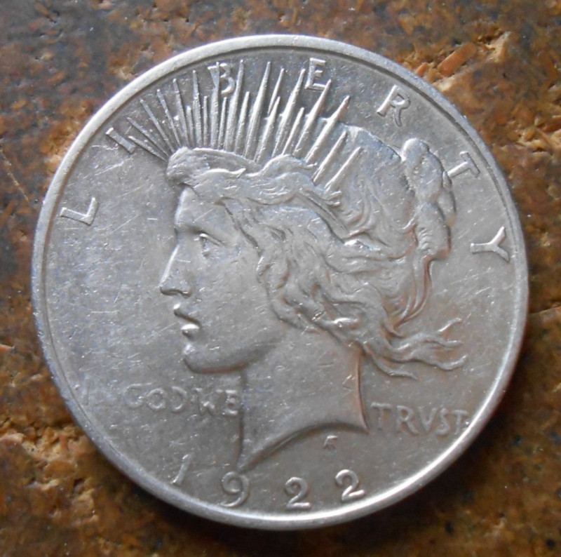 1922-D  PEACE SILVER DOLLAR NICE VERY FINE  COIN #1 LOW SHIP