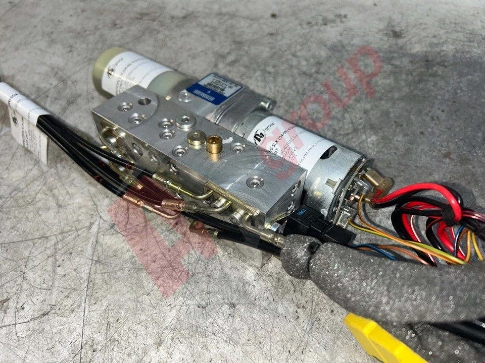 MERCEDES SLK (04-08) KOMPRESSOR SUNROOF MOTOR PUMP UNIT A1718000030 - Image 4 of 4