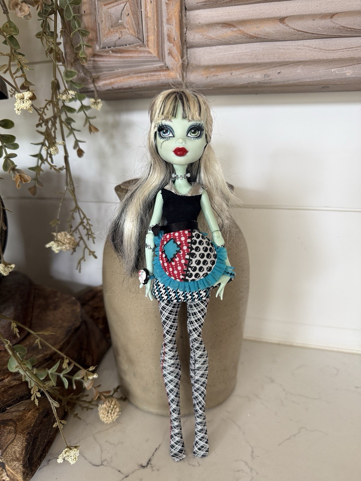 Monster High Frankie Stein Muñeca de Casa Ick Set 11 pulgadas Incompleto