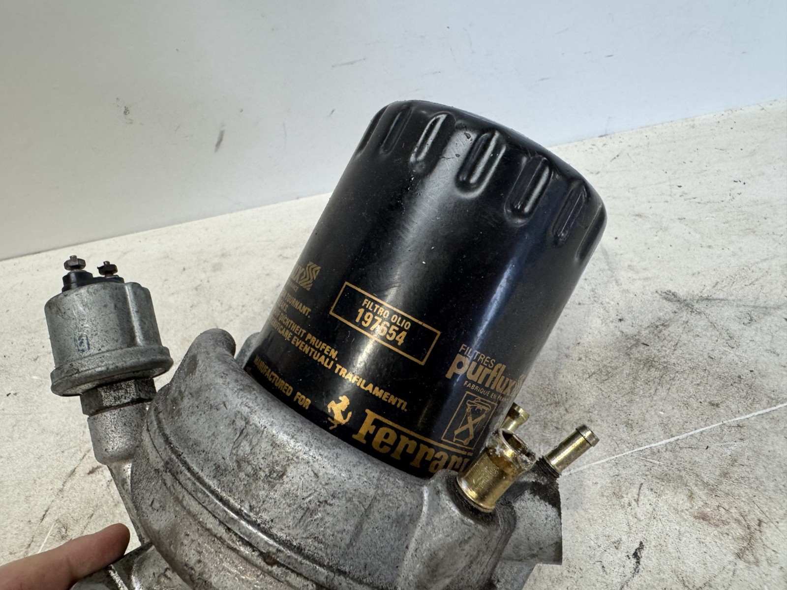 1999 FERRARI F355 CONVERTIBLE OEM U.S LHD ENGINE OIL PEDISTAL FILTER MOUNT F129C