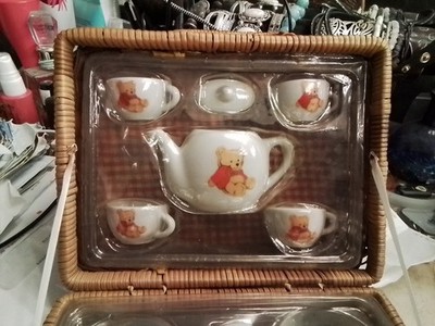 アンティークレースのくまちゃんとミニチュアセット NEW Vintage Child's Teddy Bear Porcelain Tea Set In Wicker Picnic
