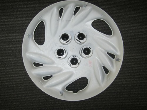 One (1) New OEM 1997-1999 14" Dodge Neon White Wheel Cover Hubcap  4656825  521 - Picture 2 of 3
