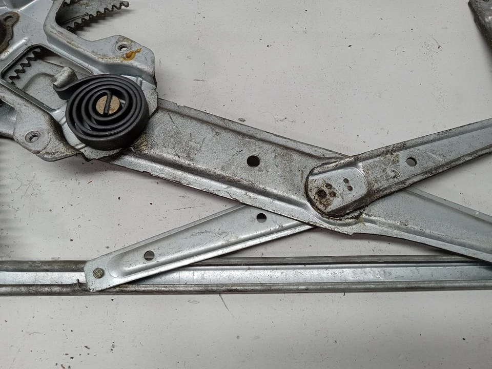 1986 - 1989 HONDA ACCORD FRONT RIGHT SIDE WINDOW REGULATOR W/ MOTOR, 125-58096 - Imagem 4 de 4