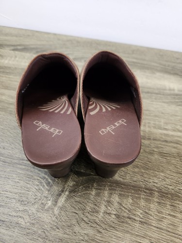 Dansko Rae Women's 38 Mules Clog Shoes 7.5-8 Brown Worn Leather W/ Brass Studs - Picture 4 of 7