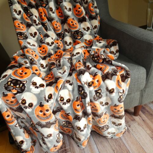 Cynthia Rowley Throw Blanket Fleece Halloween Skulls Cats Almost Gone NWT - Picture 2 of 5