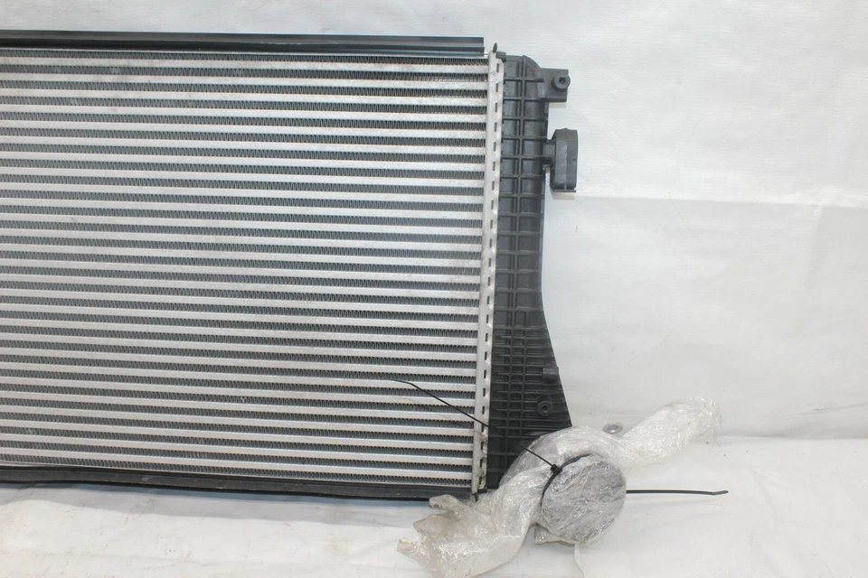 2009 AUDI TT 8J COUPE #156 2.0L FWD INTERCOOLER GENUÍNO  - Imagem 4 de 4