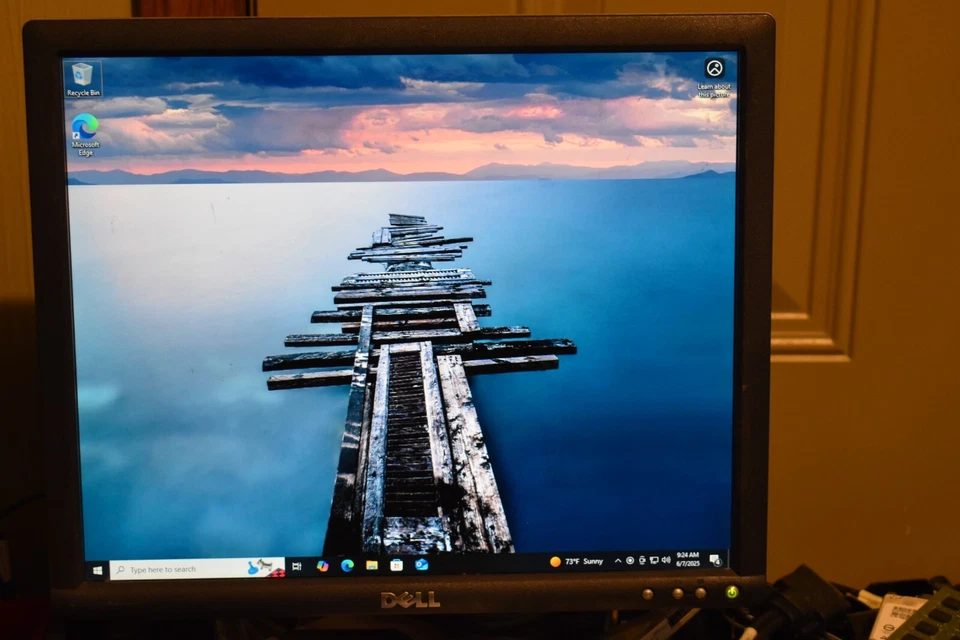 HP Z240 Xeon E3-1240v5 @ 3.5GHz 256GB SSD Windows 10 Pro 32-bit Parallel Port - Image 2 of 4