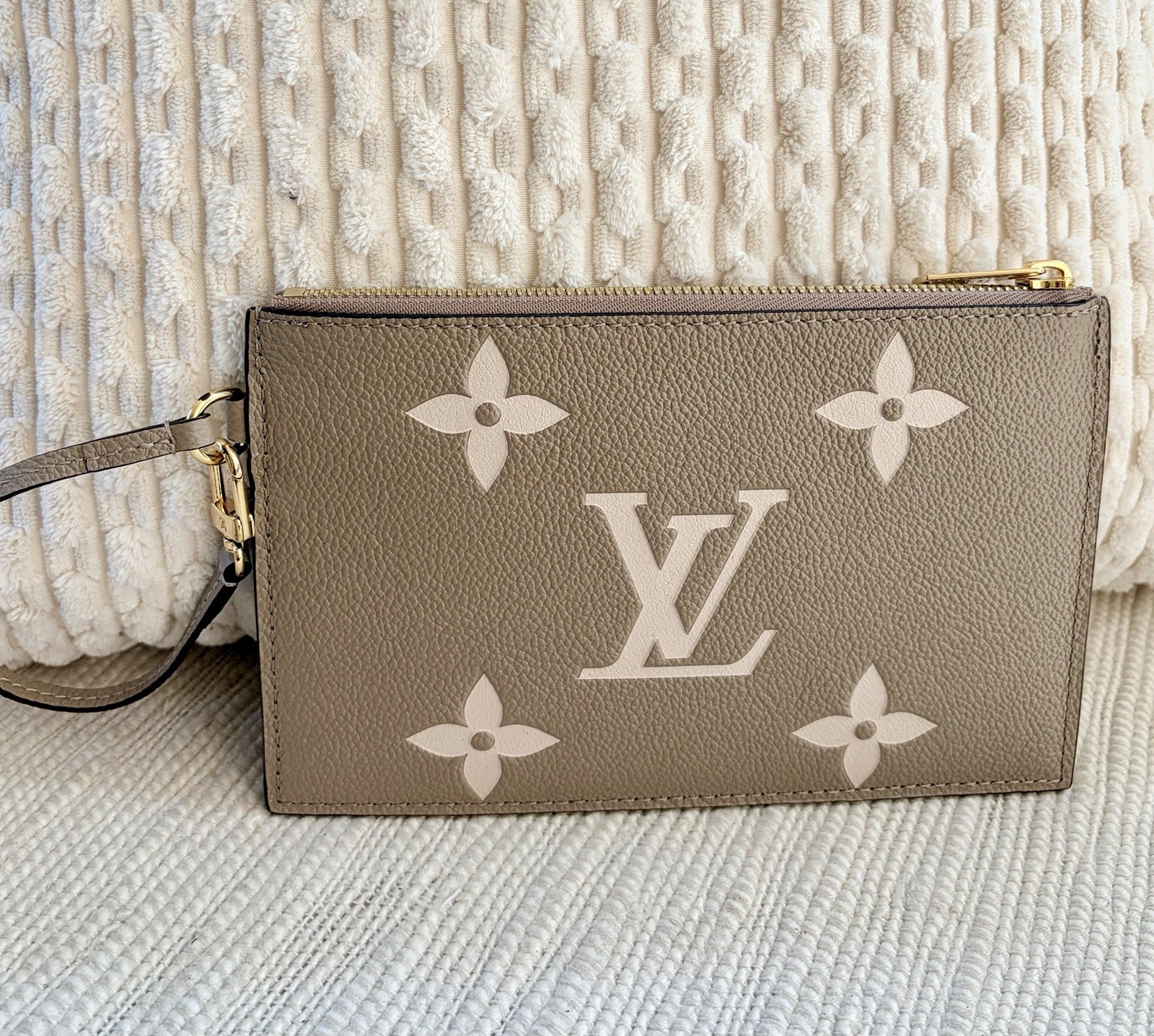 Louis Vuitton LV Bicolor Cream Turtledove Pochette Neonoe