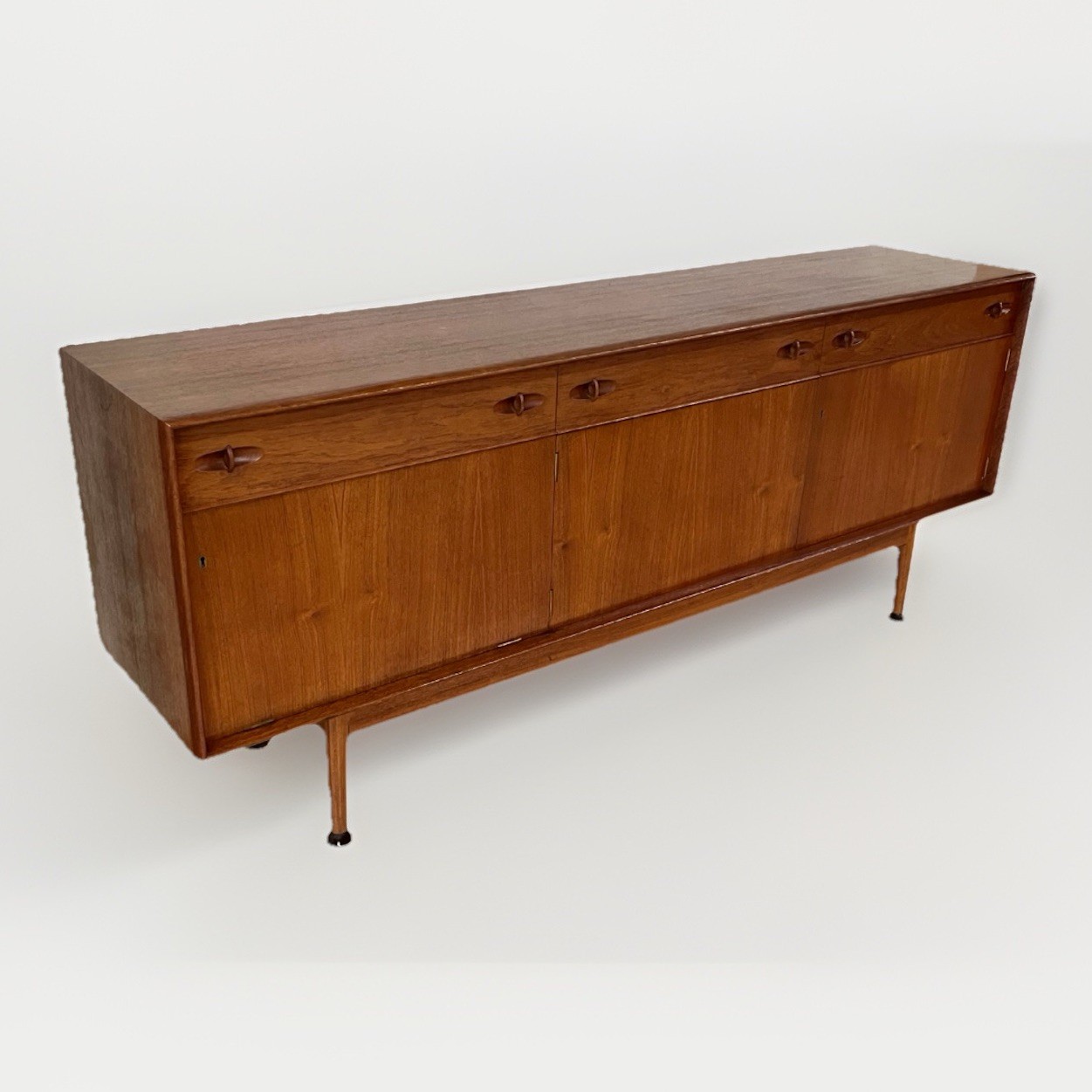 1960&rsquo;s VTG MID-CENTURY MODERN TEAK SIDEBOARD CREDENZA BUFF