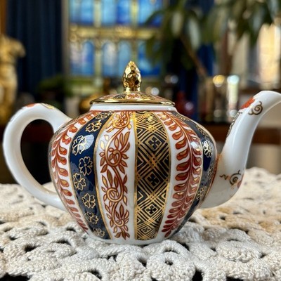 取りに来れる方限定！MEISSENのティーポット！ Meissen Miniature Teapot Old Imari Style Victoria & Albert Museum