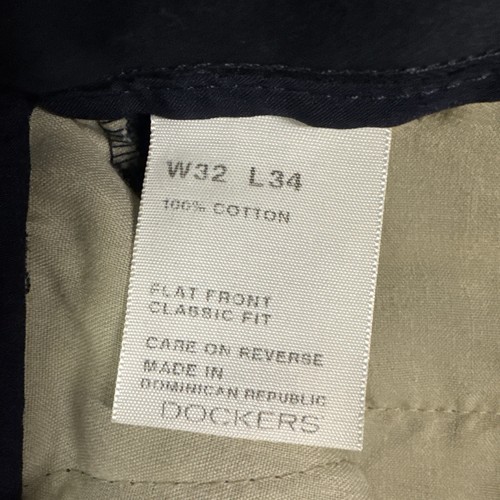 Dockers khakifarbene Herrenhose 32 x 34 blau klassische Passform D3 vorne flach 100 % Baumwoll-Twill - Bild 8 von 9