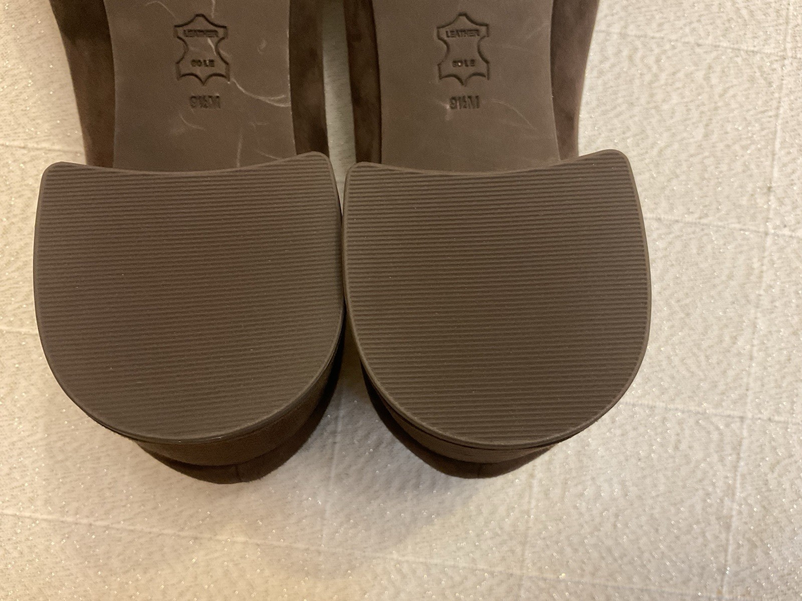 Tory Burch  Brown suede Cap Toe heeled pump  Size 9.5 $375 thumbnail 15