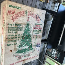 VINTAGE BRADFORD CHRISTMAS TREE ARTIFICIAL SNOW MAKER