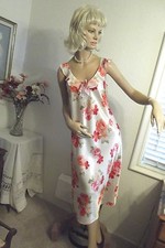 BEAUTIFUL SATIN ROSES NIGHTGOWN MATCHING SATIN ROBE - SMALL