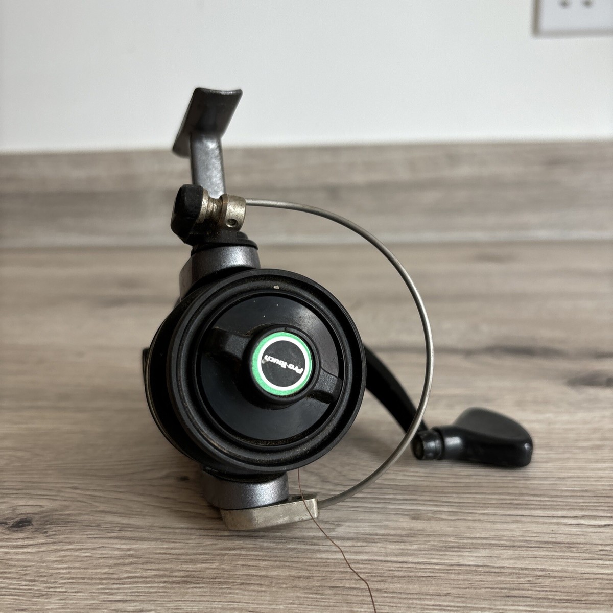 SHAKESPEARE PRO TOUCH 2010 - 040 FIXED SPOOL SPINNING REEL VGC | eBay