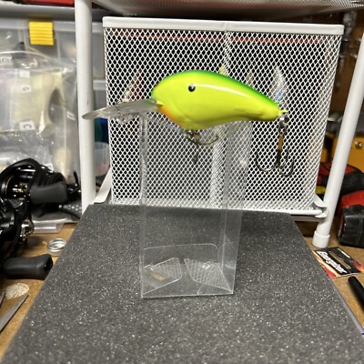 Norman Crankbaits DD22 Chart Green Back With Orange Belly.