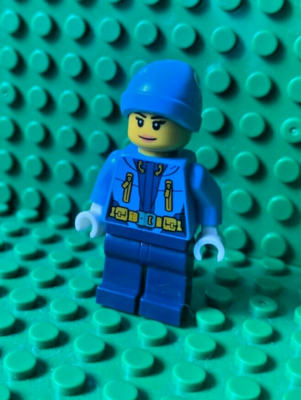 LEGO City Arctic Explorer Female Minifigure cty0931 Beanie Hat