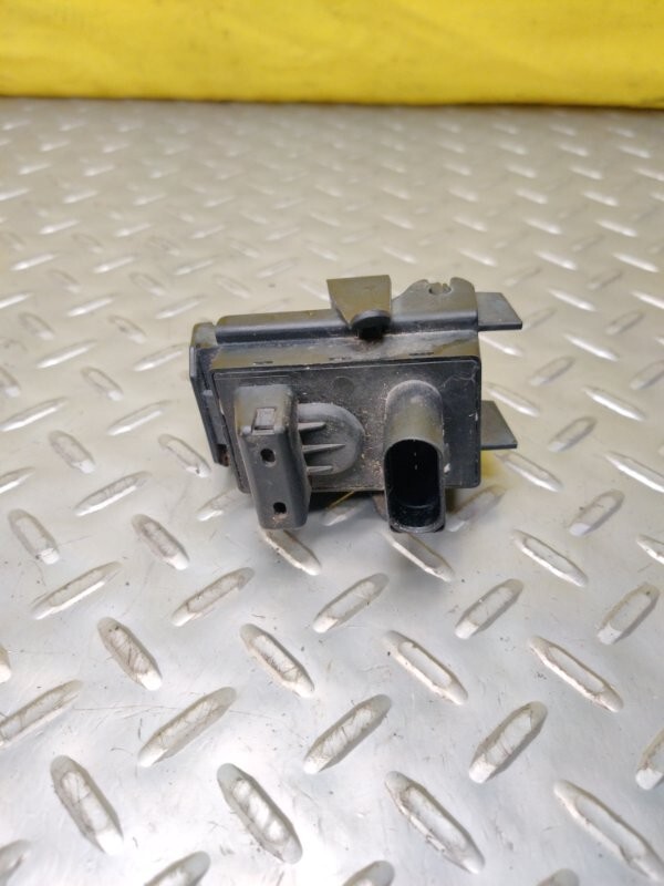 05 06 07 08 09 Bentley Continental Flying Spur Air Quality Sensor w/Bracket OEM