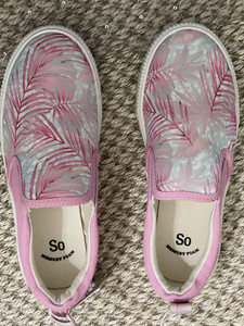 NWT Little Girls Size 2 SO® Evalyn Tropical Slip-On Shoe Sneakers Shoes Multi