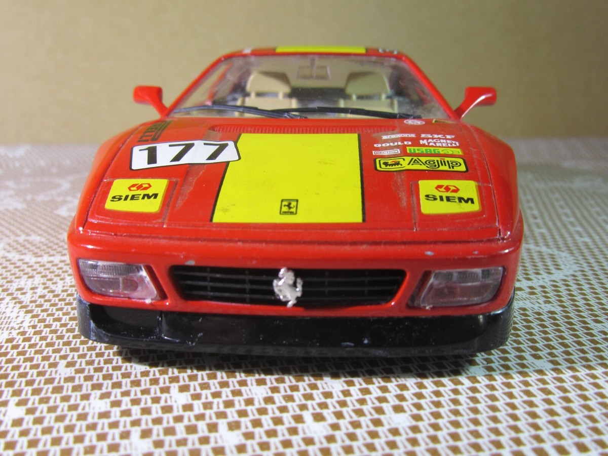 Ferrari 348 1/18スケール 赤 Maisto 1990 Ferrari 348 TS supercar, 1/18 scale red diecast