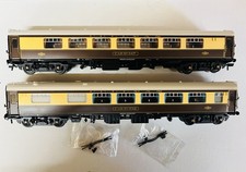 Bachmann Rake of 2 Pullman Coaches with lights 00 
