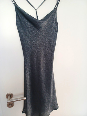 Reserved Damen Trägerkleid XS Schwarz Glitzer Wasserfallausschnitt kurz Party