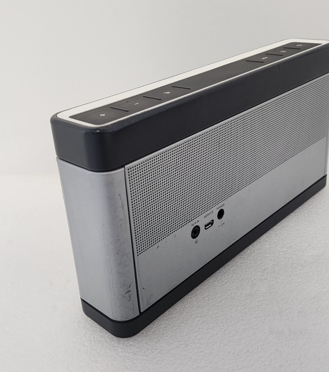 Bose SoundLink III Wireless Bluetooth Speaker Silver model 414255