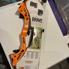 BEAR ARCHERY Brave Orange RH Youth Bow Set (AYS300TR)