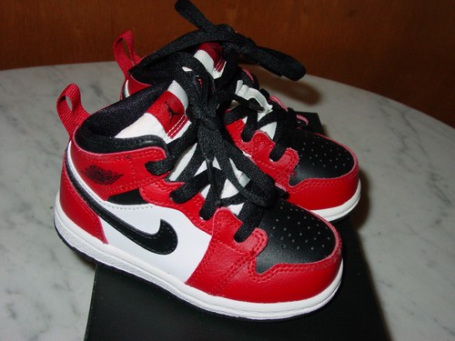 2020 Nike Air Jordan 1 "Chicago Black Toe" Black/Red MidToddler Shoes! Size 6C - Picture 2 of 16