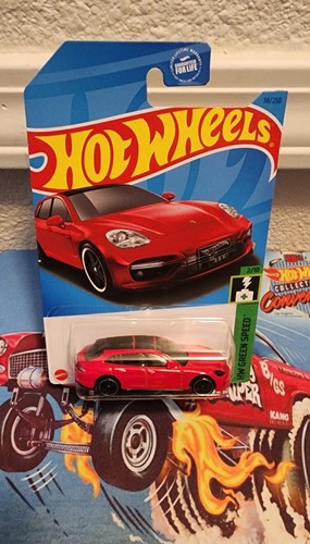 Hot Wheels Red Porsche Panamera Turbo S E-Hybrid Sport Turismo 38/250 - Afbeelding 2 van 3