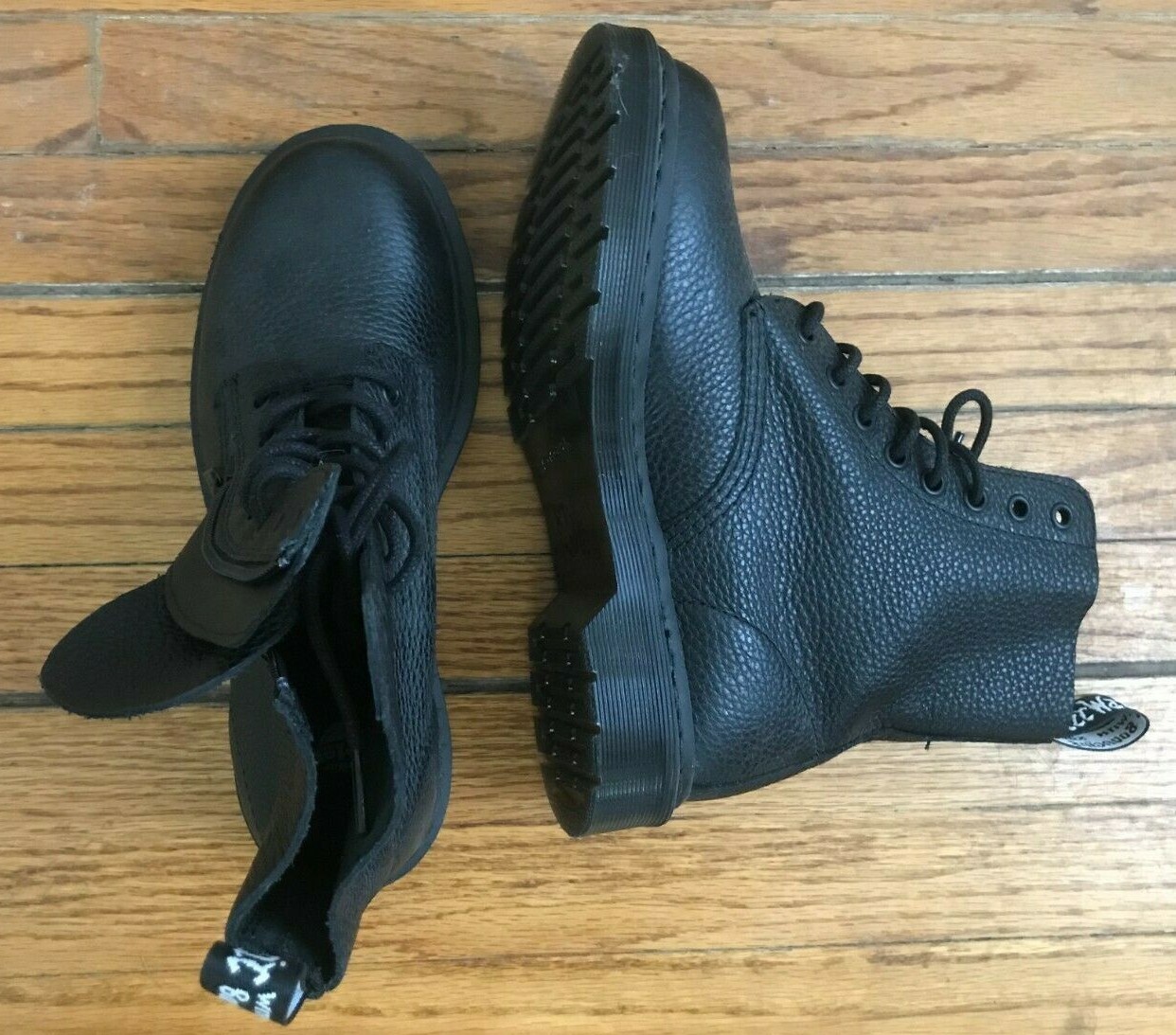 dr martens pascal zipper