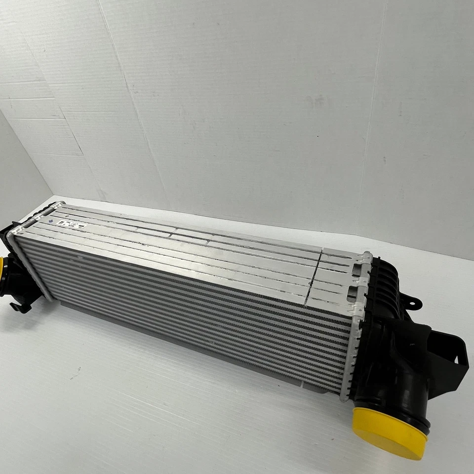 USADO 2020 - 2023 BMW X2 M235i xDRIVE GRAN COUPE INTER-COOLER 17518645765 FABRICANTE DE EQUIPAMENTO ORIGINAL - Imagem 4 de 4