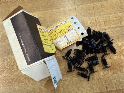 1972-1993 GM Radiator Mounting Clips SR6