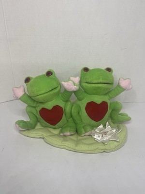 VIDEO Hallmark Animated Plush Frog Couple Like Jingle Pals Valentines Works! HTF