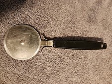 Vintage 8,5"Ekco Przecinarka do pizzy z czarnym uchwytem Stal nierdzewna Wyprodukowano w USA