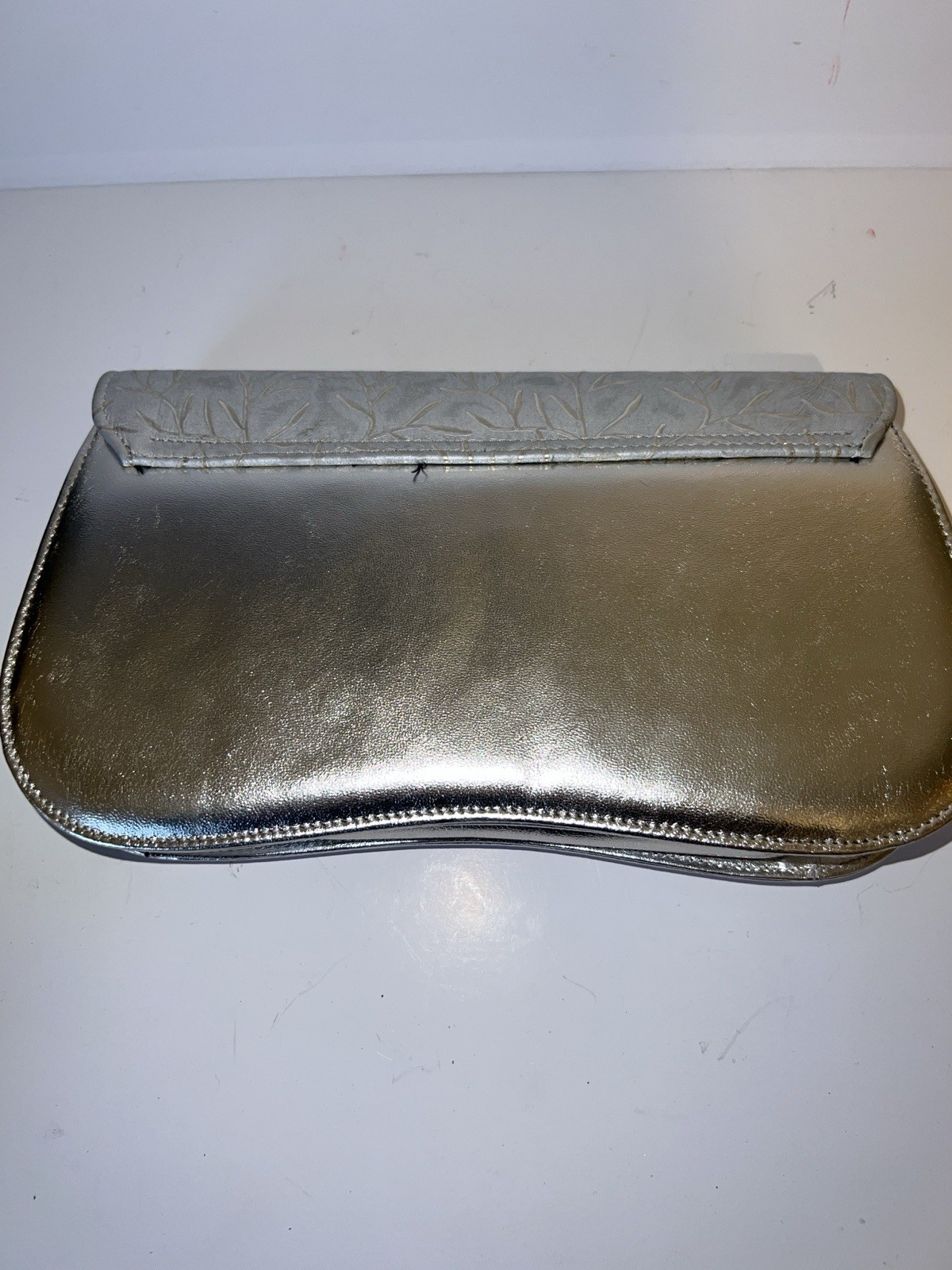 VAN DAL Silver Metallic Embossed Leaf Pattern Clu… - image 3