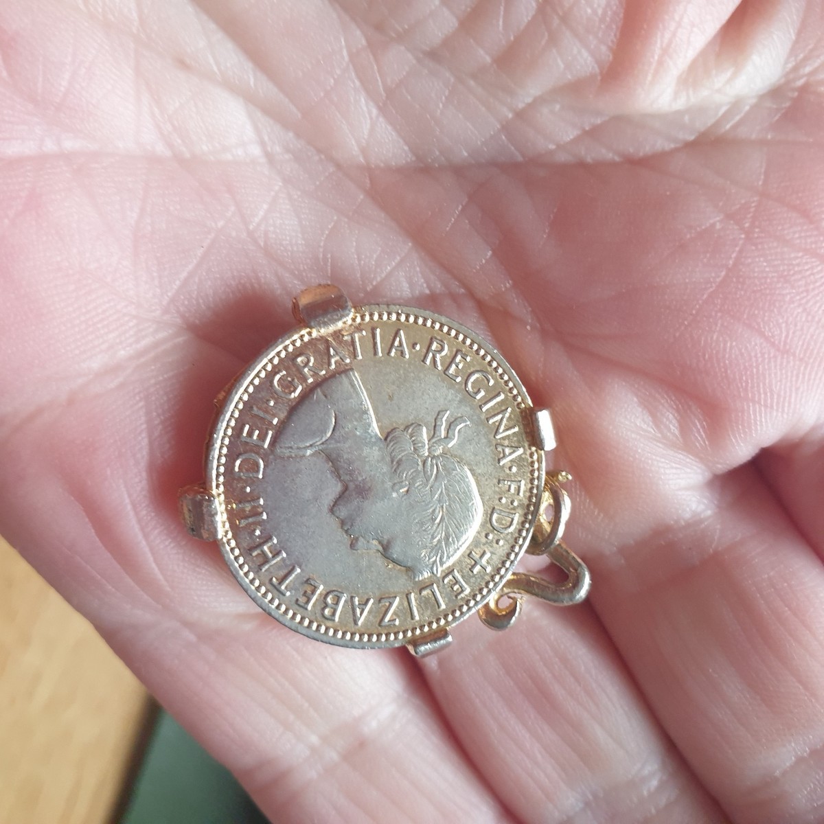 Vintage Coin Pendant Goldtone Ship Golden Hind QE 11 Coin View 4