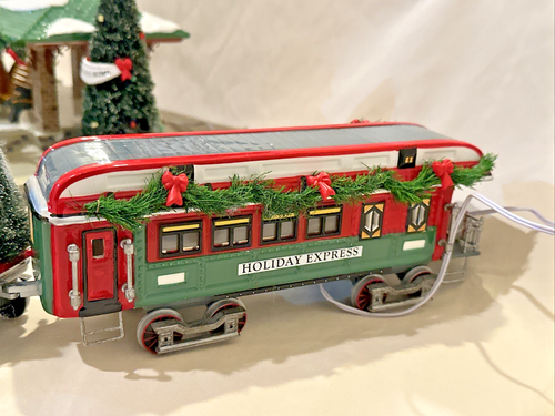 Department 56 Holiday Gift Set "Home For The Holidays Express" Train Perry Como - Picture 7 of 19