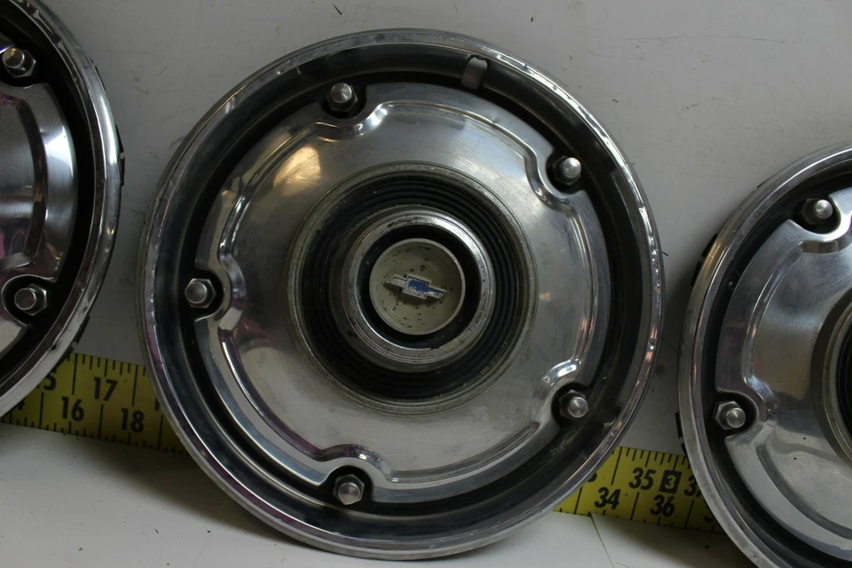 Used OEM GM Set 15" Hub Caps 03945076 00352925 1969-82 Jimmy Blazer Truck(3189SR - Image 4 of 4