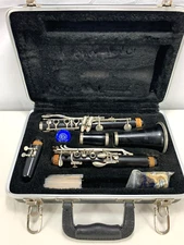 Belmonte Clarinet with Hard Case, Reeds, Cork Grease