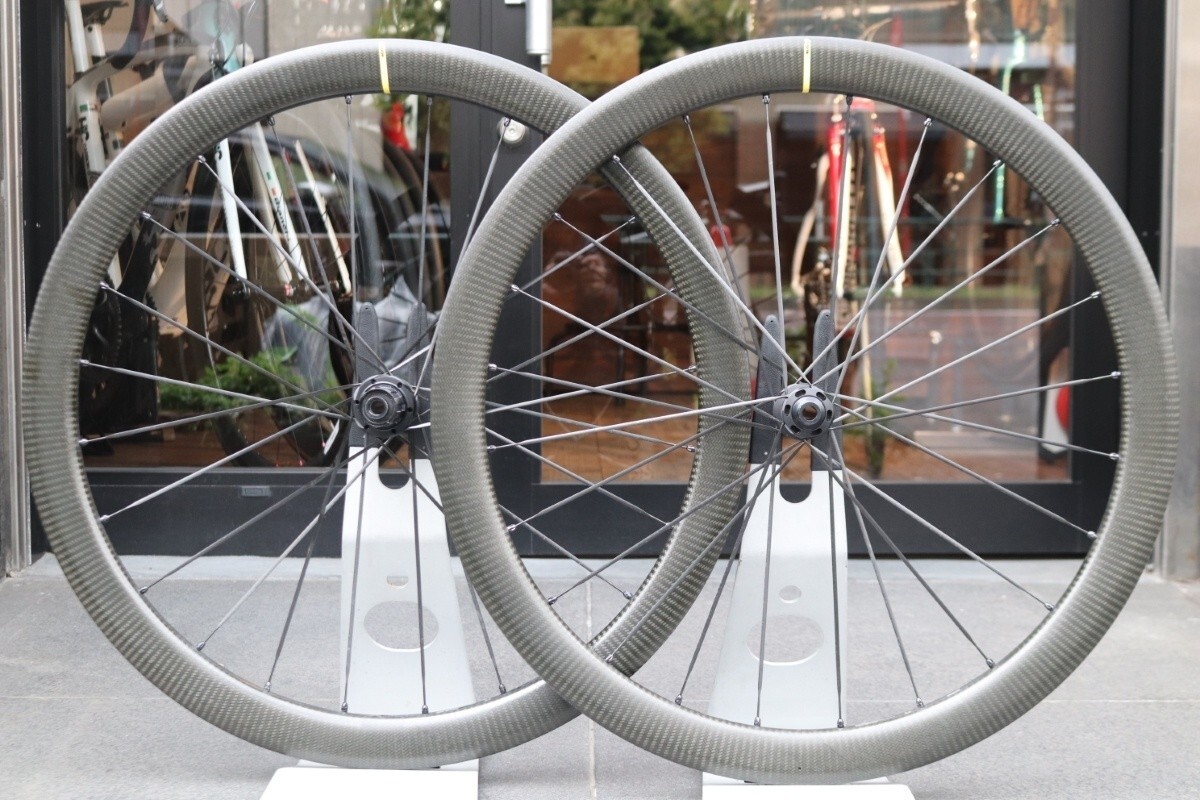 マヴィック MAVIC COSMIC SLR 45 シマノ 11/12S 19C Mavic Cosmic SLR 45 Disc Carbon Tubeless Wheel Set Shimano