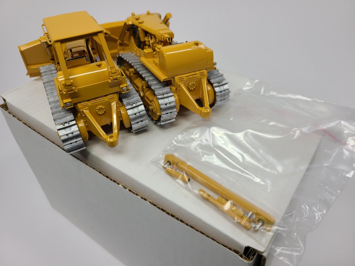 Caterpillar Cat D9G SxS Dozer with Straight Blade EMD 1:50