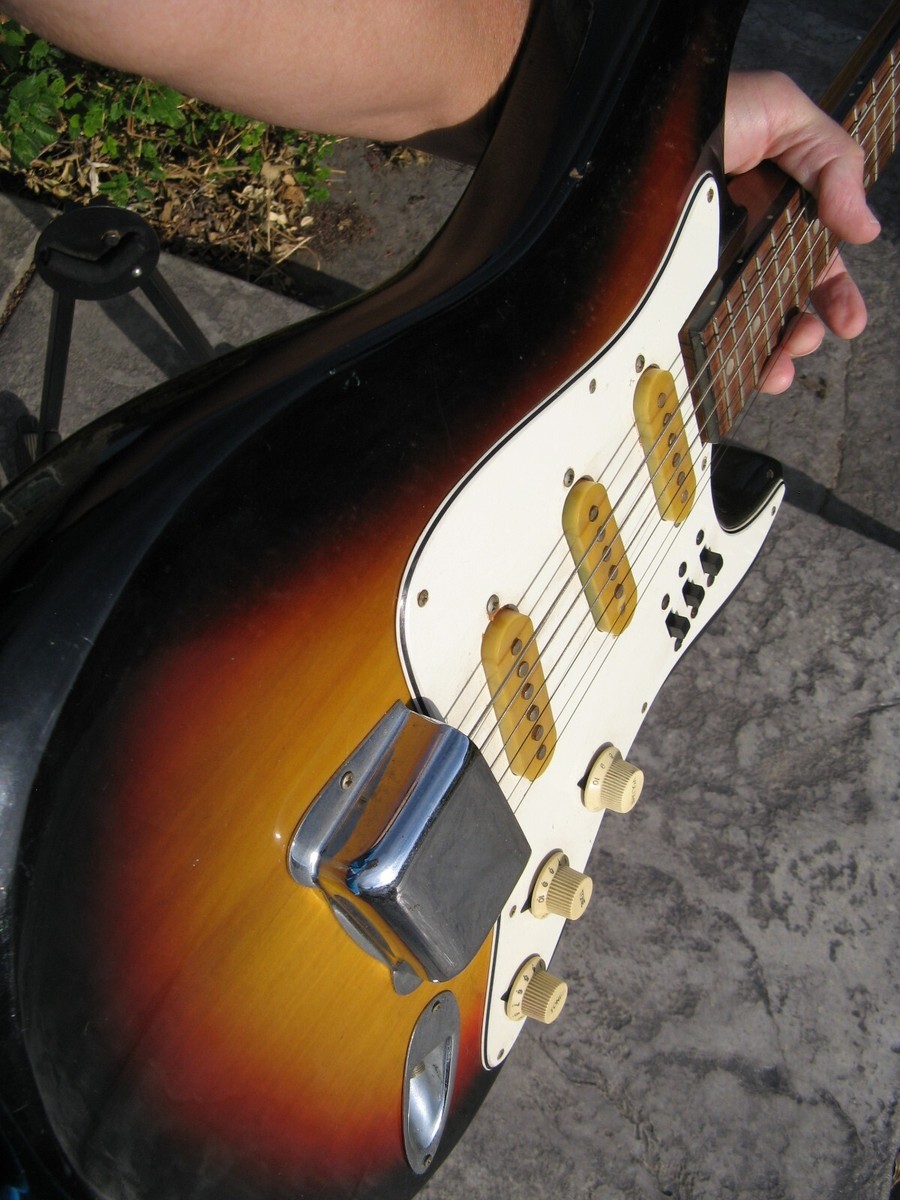 Vintage Queens Electric Strat Lawsuit Guitar Japan Teisco Vintage Queens Electric Strat Lawsuit Guitar Japan Teisco