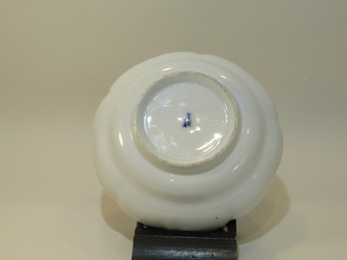 19TH CENTURY MEISSEN (GERMAN) PORCELAIN TEA CUP/SAUCER PAINTED FIGURAL VIGNETTES - Picture 8 of 16