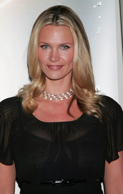 Natasha Henstridge With Elegant Necklace 4x6 Picture Photo Print