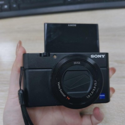Sony Cyber-shot DSC-RX100M4 RX100 IV 20.1MP 2.9x Optical Zoom Digital Camera